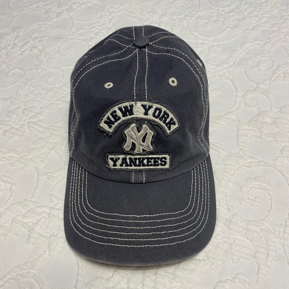 New York Yankees Youth Baseball Hat - NEW - Picture 1 of 4
